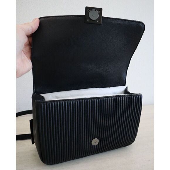 DKNY R343YA59 Women's Sz MD Black Sina Ribbed Crossbody/Shoulder Bag Purse - Picture 11 of 15